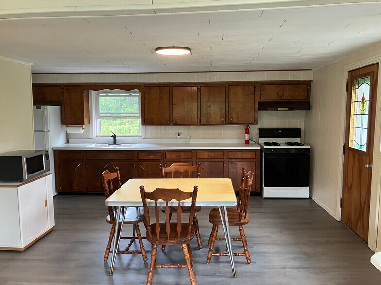 Kitchen - 6910 County Road 37