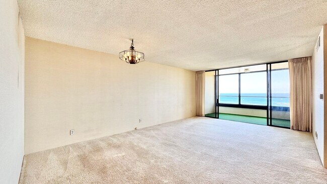 Building Photo - Available NOW - Highly Desired 2 BED 2 BAT...