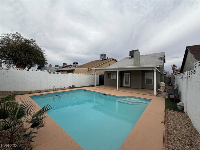 Building Photo - 516 Inness Ave