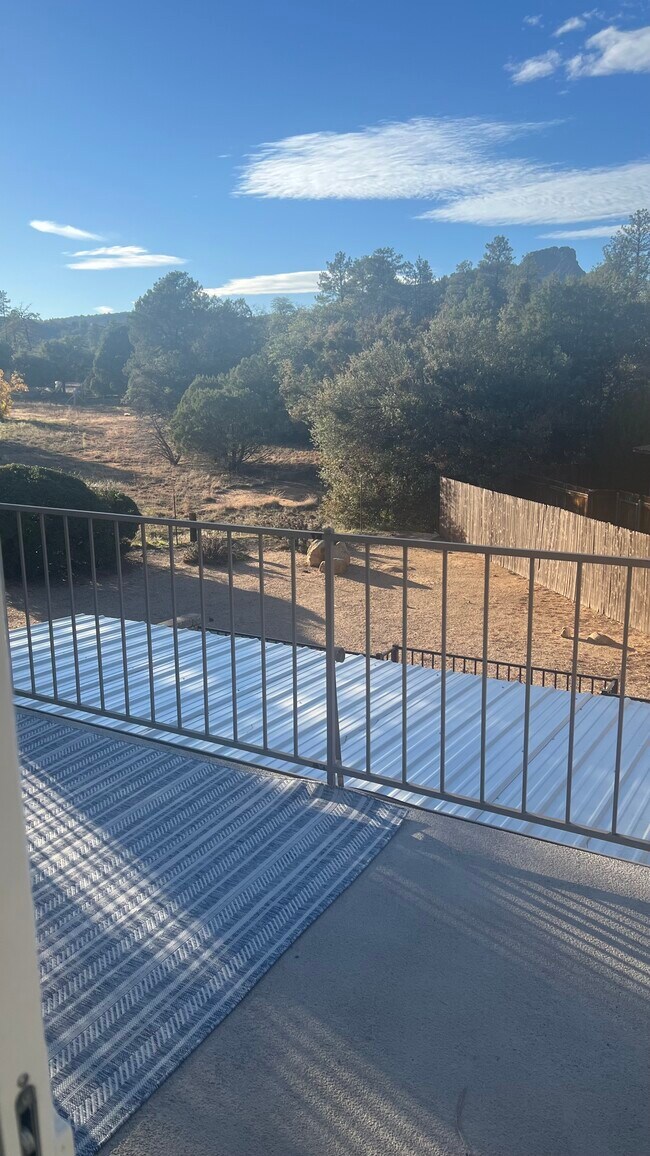 Building Photo - 1628 W Lindley Dr