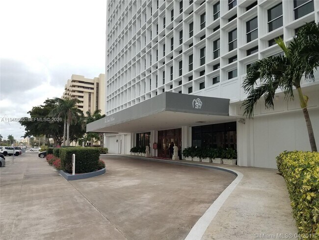 Building Photo - 700 Biltmore Way