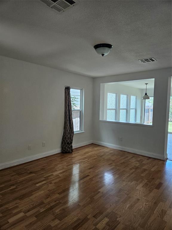 Building Photo - 13400 Coomes Dr