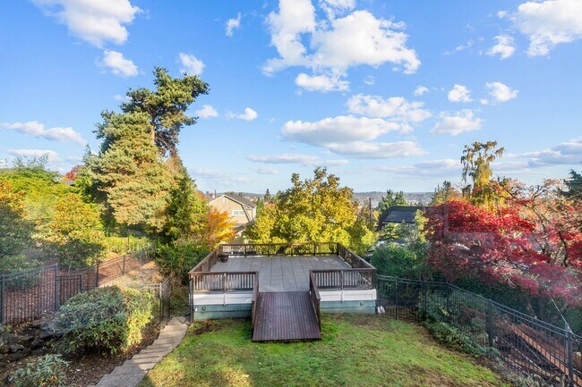 Building Photo - 4Bd/3Ba Seattle House