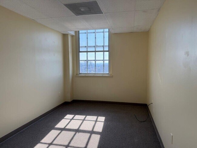 Building Photo - 46 S 8th St