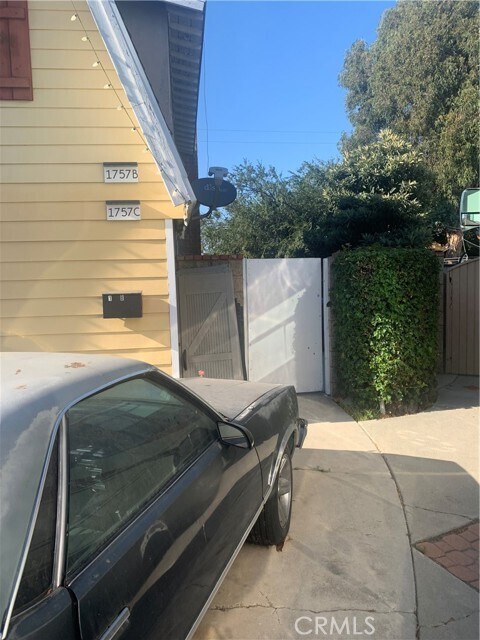 Primary Photo - 1757 W Brentwood Pl
