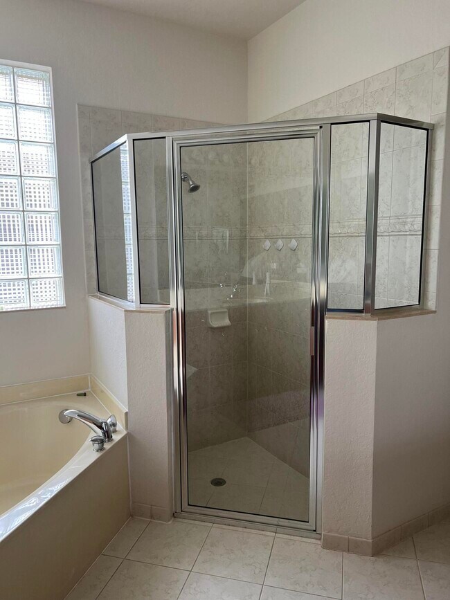 Building Photo - 9774 Isles Cay Dr