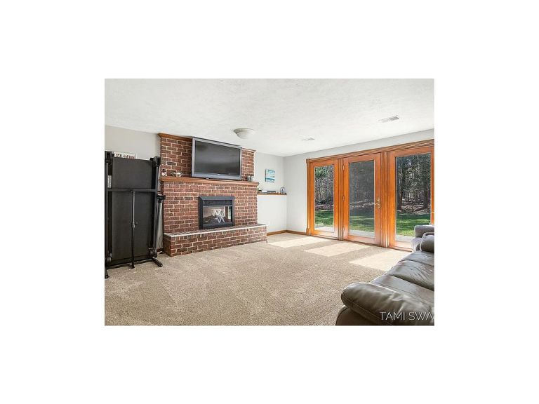 Basement - 17756 Brucker St