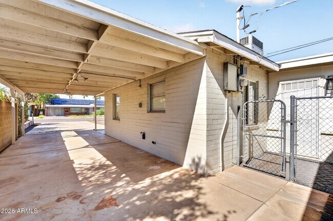 Building Photo - 1007 E Citrus Wy