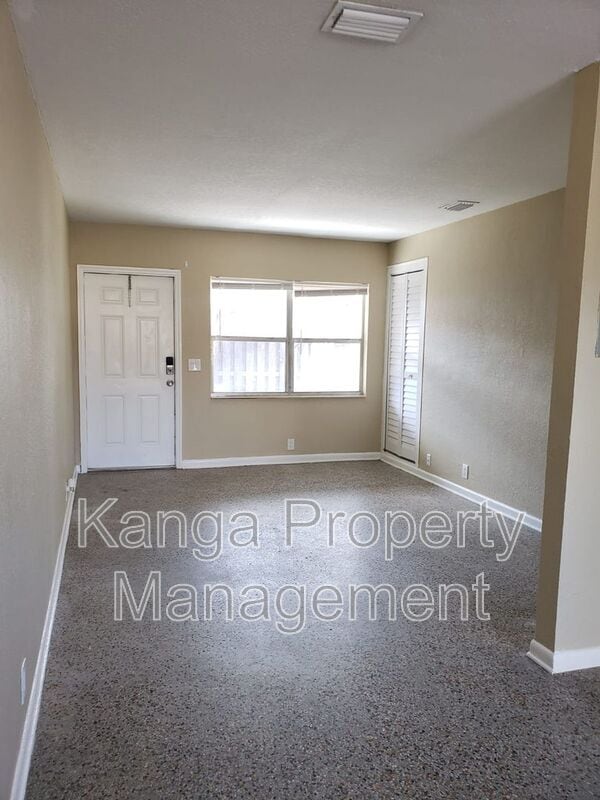 Building Photo - 3712 Henry Ave