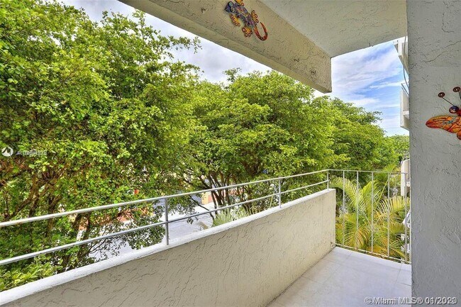 Building Photo - 5838 SW 74th Terrace