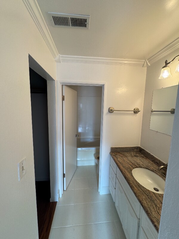 Building Photo - 3031 Flora Vista