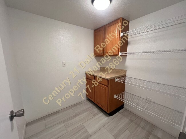 Building Photo - 3 Bedroom, 1 Bath Home in Spring Grove School District with Brand new LVP Flooring