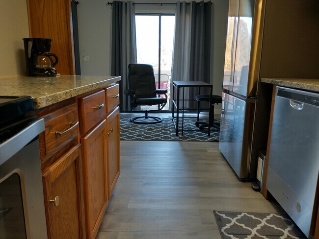 Building Photo - 477 Avondale Dr