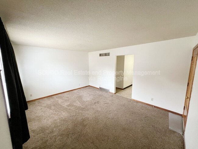 Building Photo - 2320 S Grand Ave