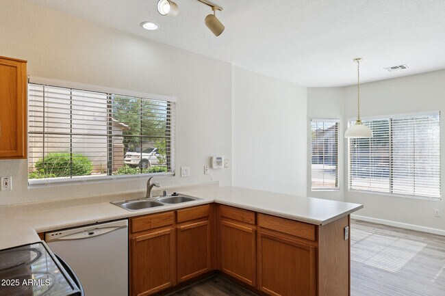 Building Photo - 6346 W Hess St