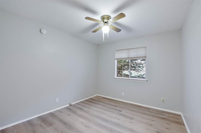 Building Photo - 1810 Coral Dr