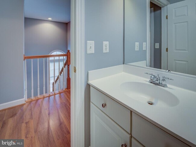 Building Photo - 8410 Chaucer House Ct