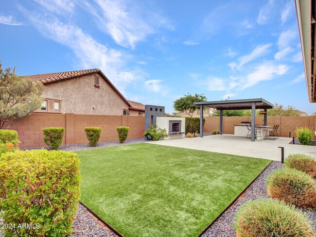 Building Photo - 44529 N Sonoran Arroyo Ln