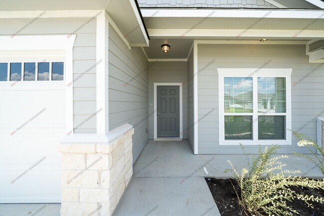 Building Photo - 716 Skylar Heights Dr