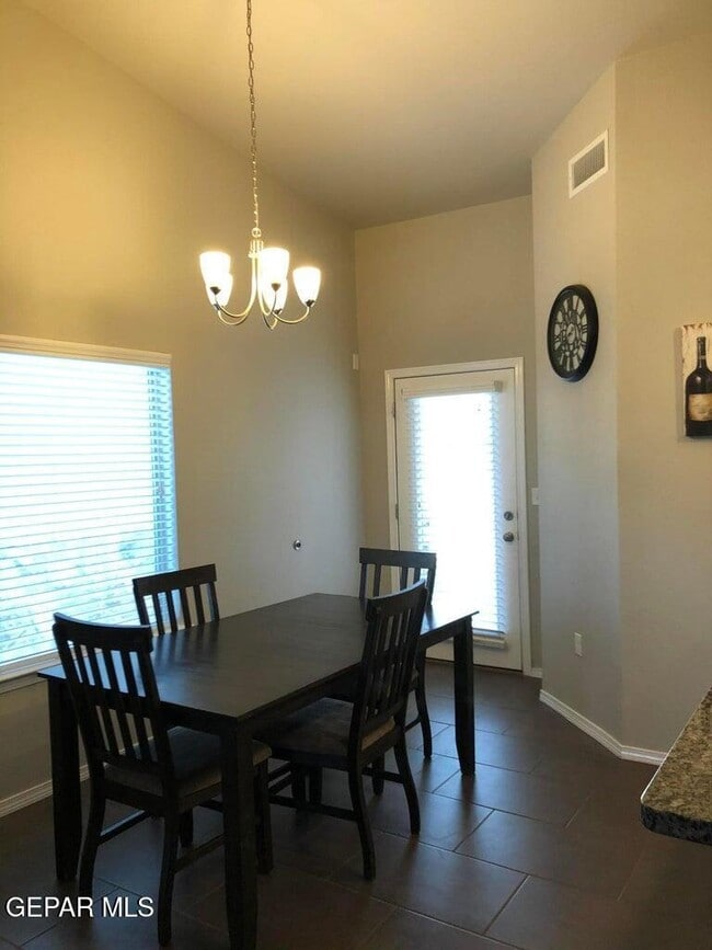 Building Photo - 14350 Loma Esmeralda