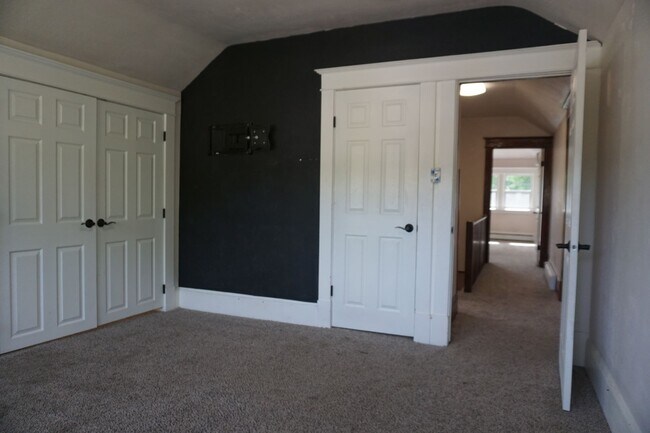 Building Photo - Amazing Remodel Salt Lake Home