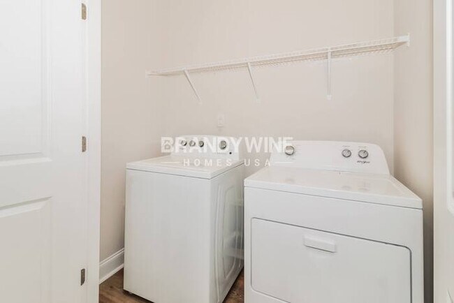 Building Photo - 1072 Wildflower Dr