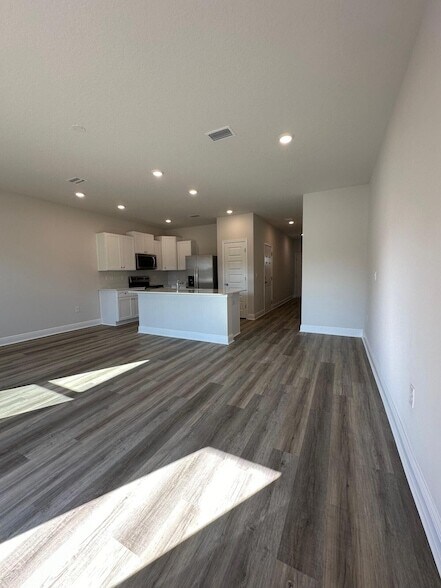 Building Photo - 5737 Stellarjay St