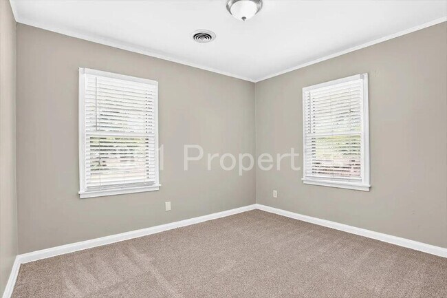 Building Photo - 4694 Flamingo Rd