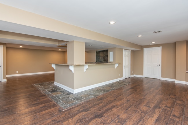 Building Photo - 720 Vista Hills Ct