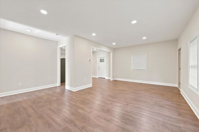 Building Photo - 1605 Brintons Bridge Rd