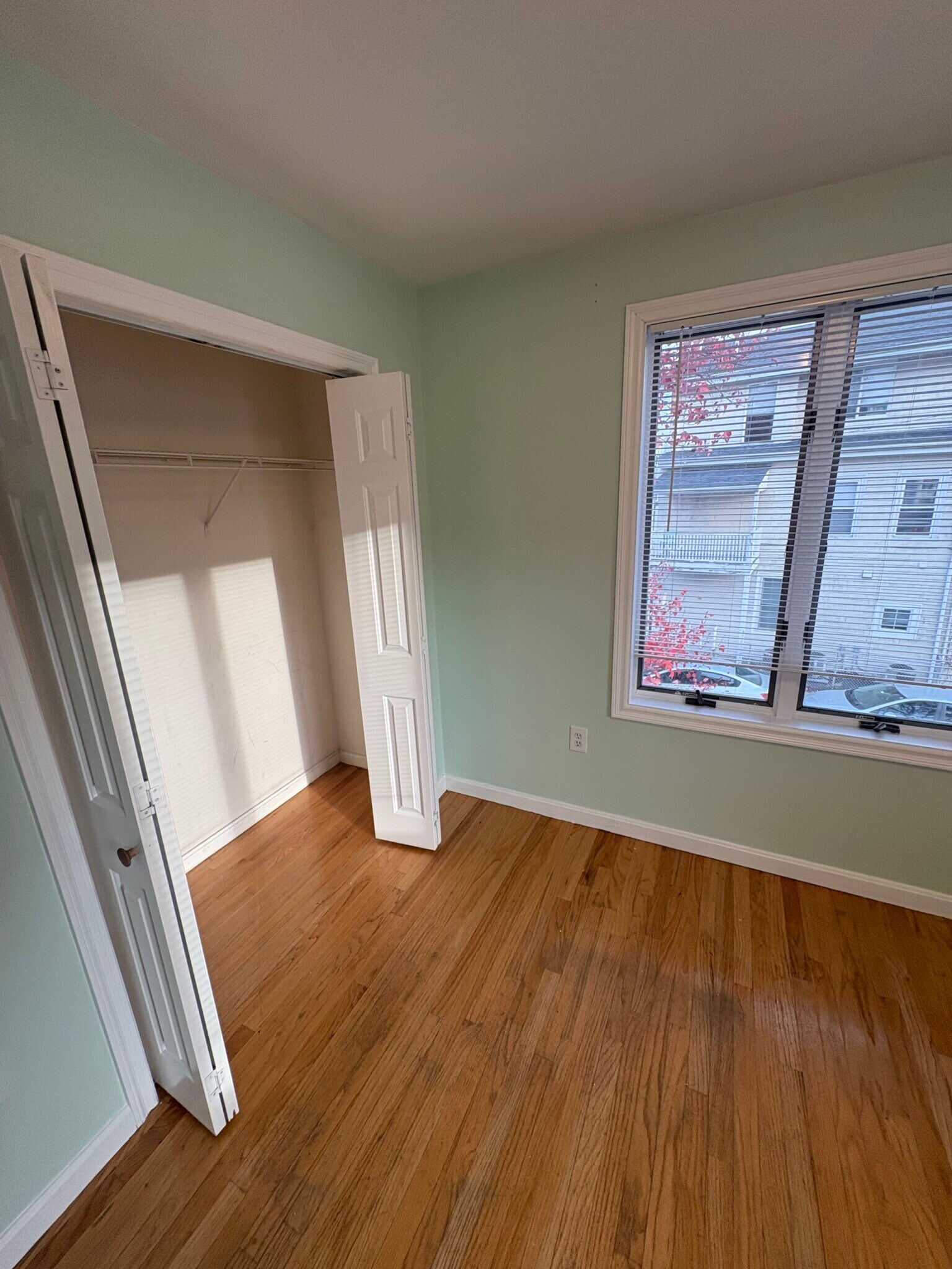 Building Photo - 309 Beacon St