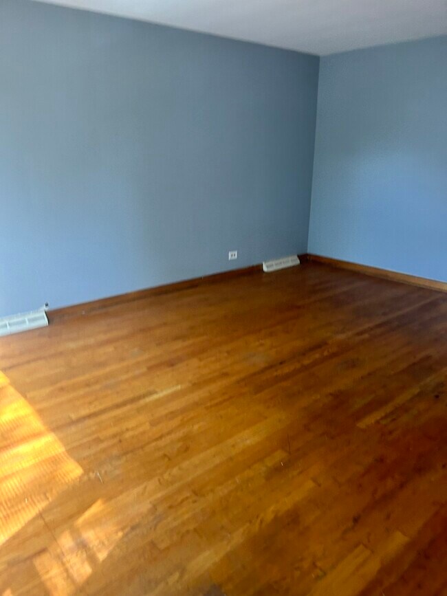 Bedroom 3 - 8113 S Exchange Ave