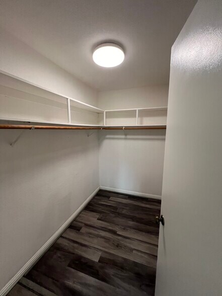 Building Photo - 2609 Westberry Dr