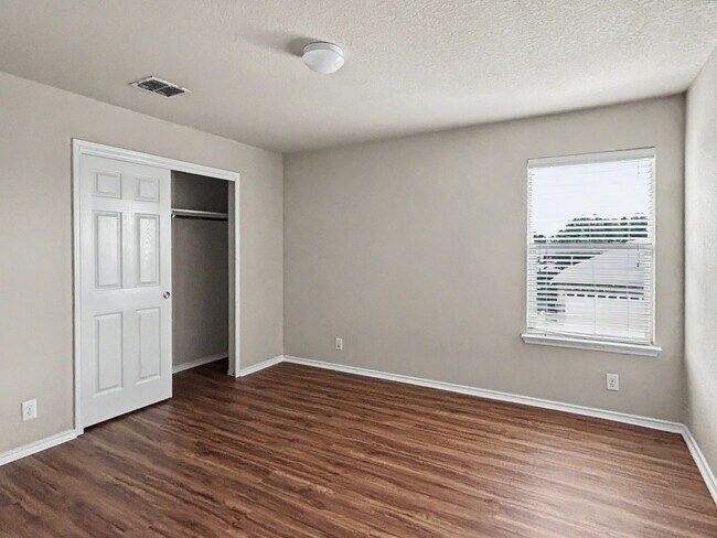 Building Photo - 10406 Boland Bend
