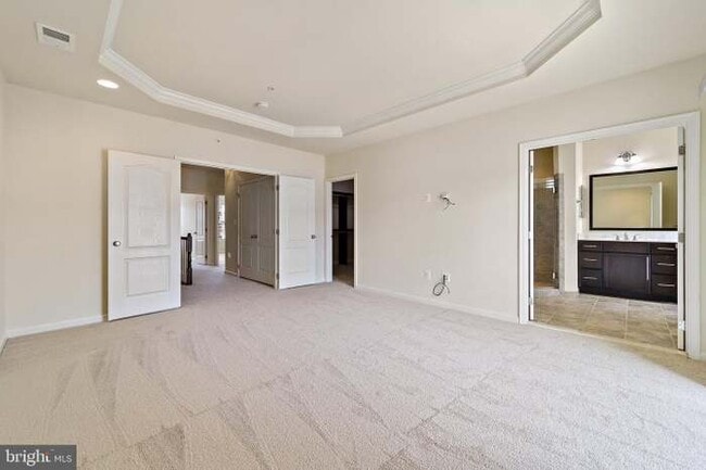 Building Photo - 43097 Thoroughfare Gap Terrace