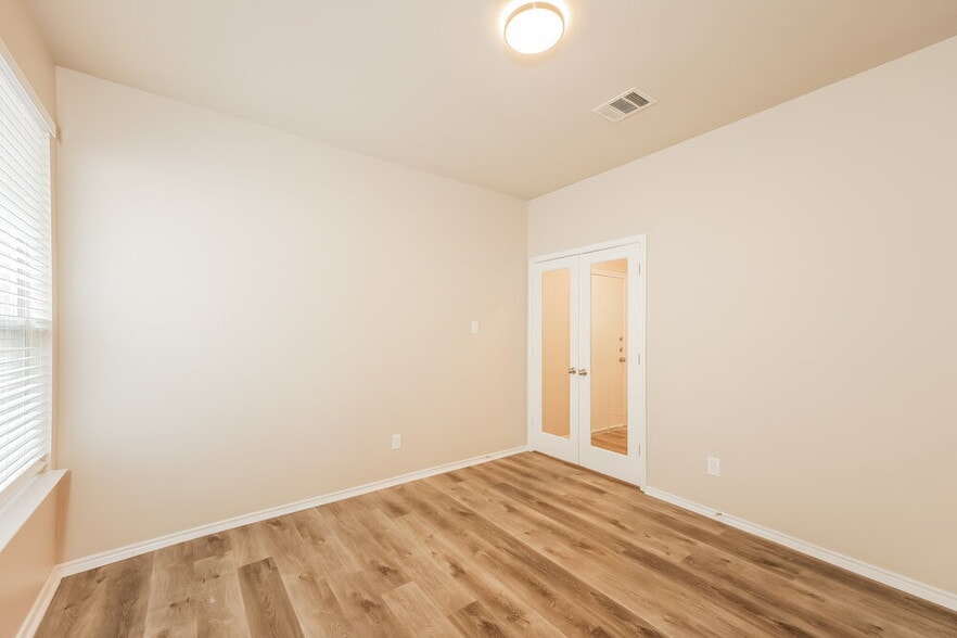 Building Photo - 11615 Tahoka Daisy