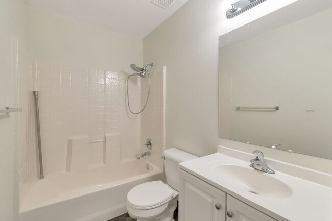 Building Photo - REFRESHED 5-Bedroom Home in Desirable Draper - Pet Friendly - NEW CARPET UPSTAIRS | Refreshed kit...