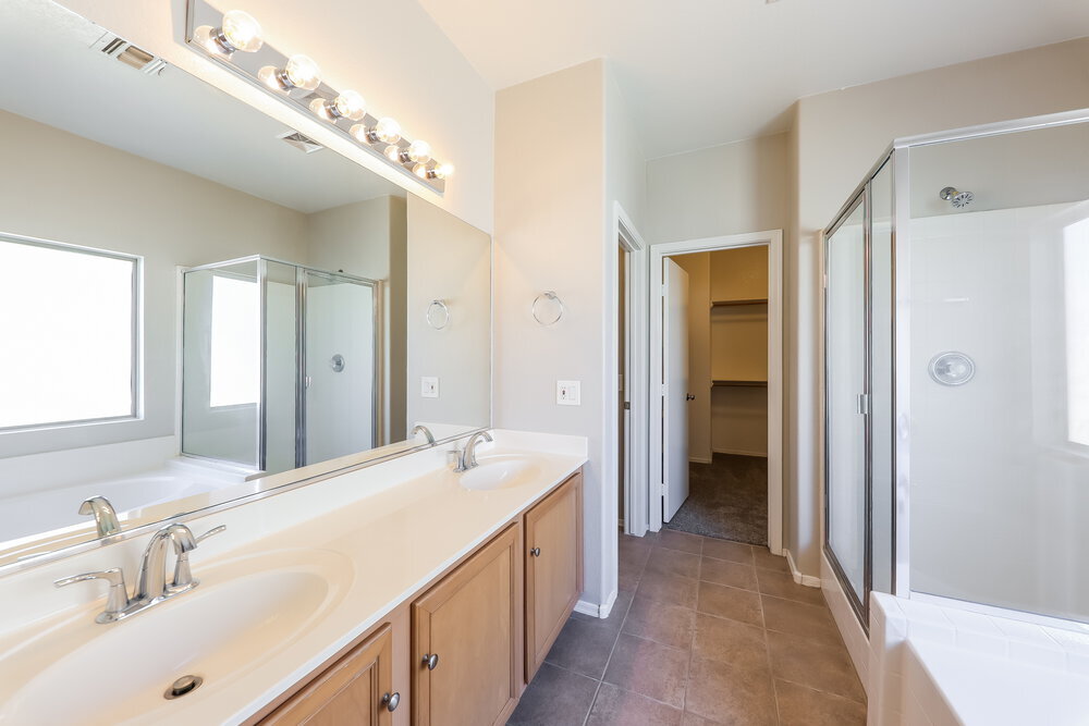 Building Photo - 13426 W Crocus Dr