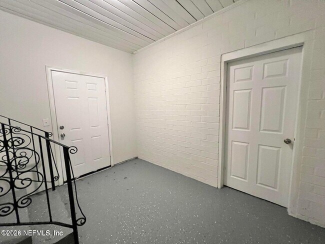 Building Photo - 1961 New Haven Rd