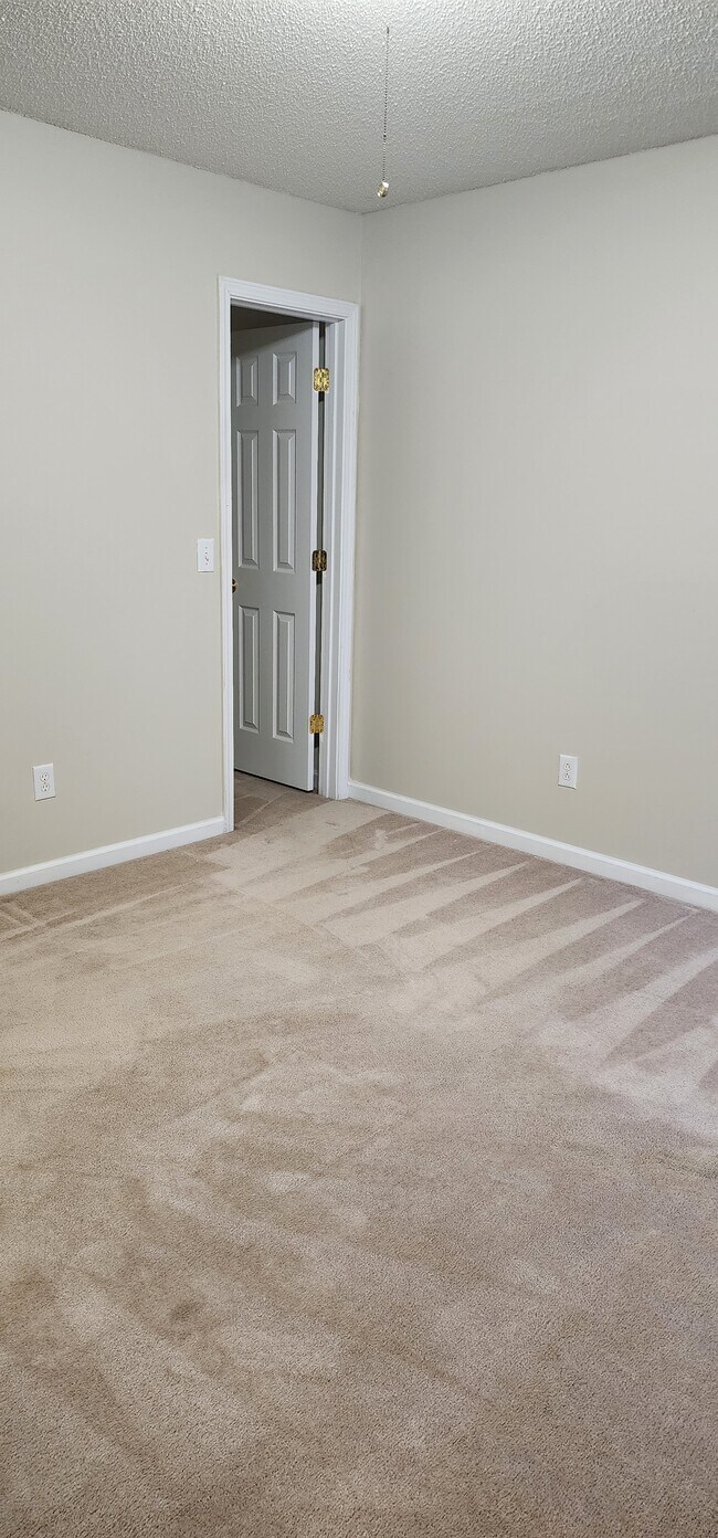 Building Photo - 4 Ledgerock Way