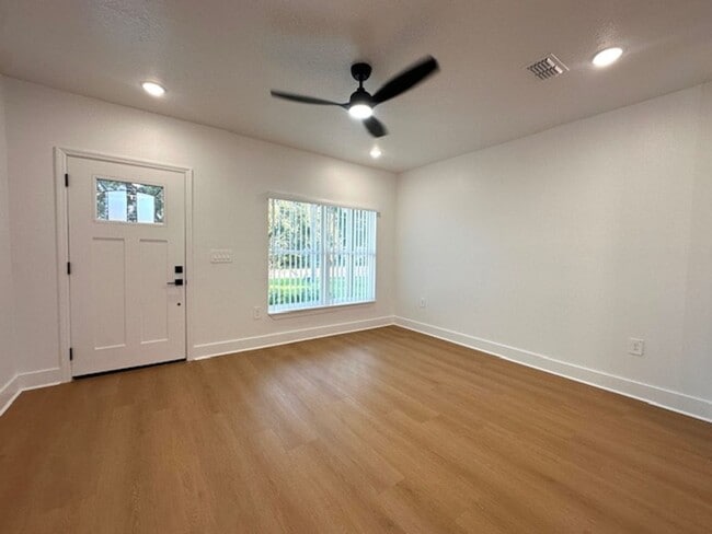 Building Photo - Brand new home!