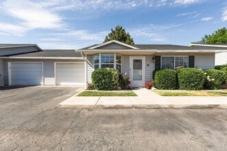 Building Photo - Easy Living! 3 Bedroom Home Condo in St. G...