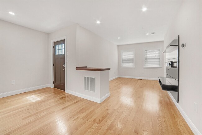 Building Photo - 50 Main St