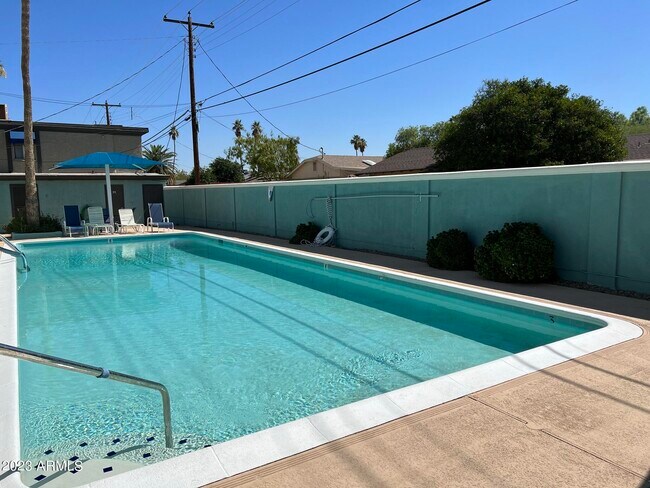 Building Photo - 2211 S McClintock Dr