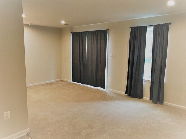 Building Photo - 2802 Wheatland Station Way