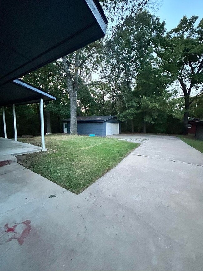 Building Photo - unique home with beautiful scenery