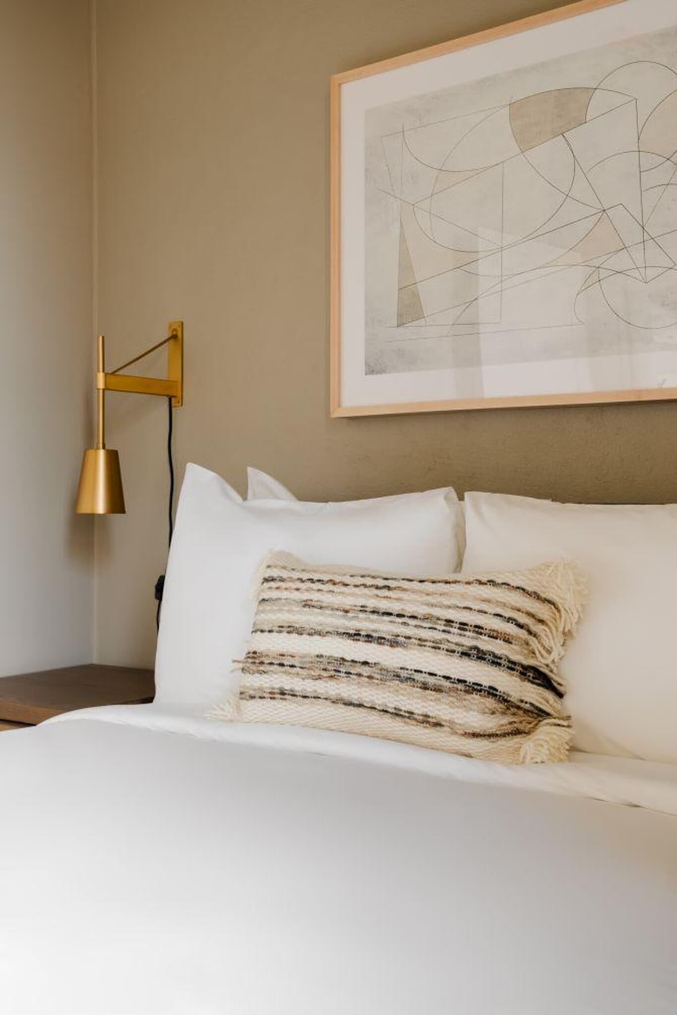 Building Photo - 505 E Travis St