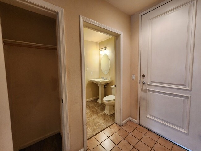 Building Photo - Luxury 1 bedroom condo unit on the 3rd Floor just off the "South LV Strip"