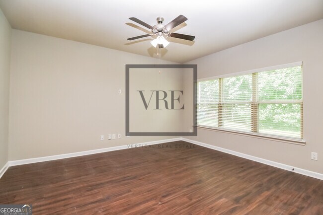 Building Photo - 133 Avonwood Cir