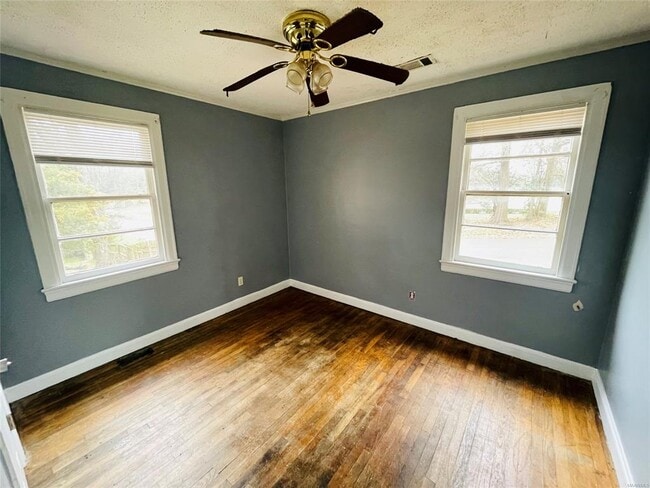 Building Photo - 2000 Cherry St